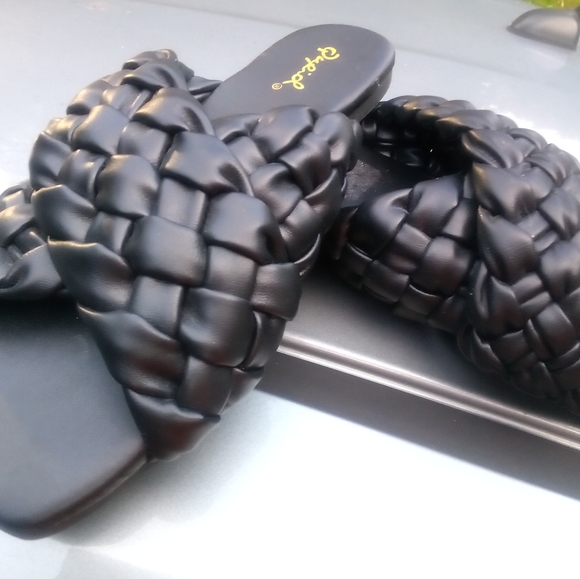 Women's quipd sandle 6 & 7 1/2 - Picture 2 of 4